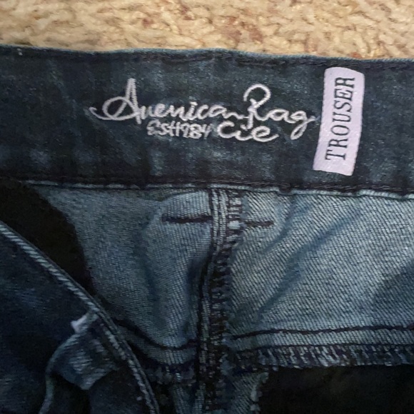 American Rag jeans - Picture 2 of 4
